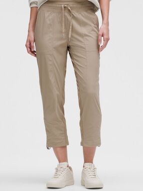 Lululemon Dance Studio MR Crop Athletic Pants Size 8 Medium Sheer Oak Color